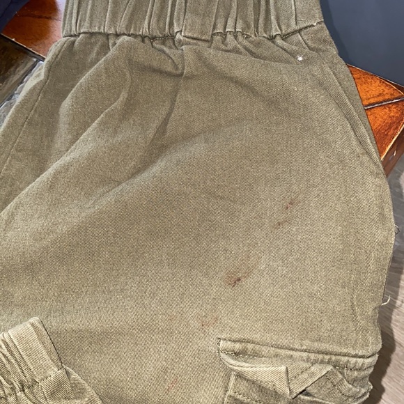 Fashion Nova Cargo Pants - Picture 3 of 3